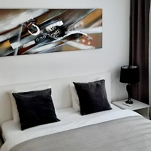 Apartment Apart Sky Hauptbahnhof With Balcony, Wien