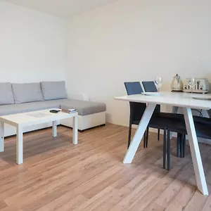 Apartment Spacious With Balcony, Wien